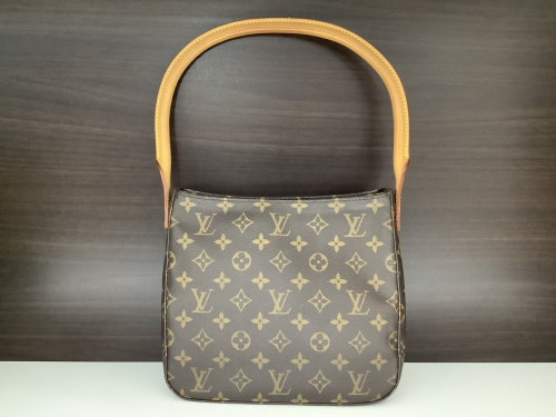 バッグのLOUIS VUITTON