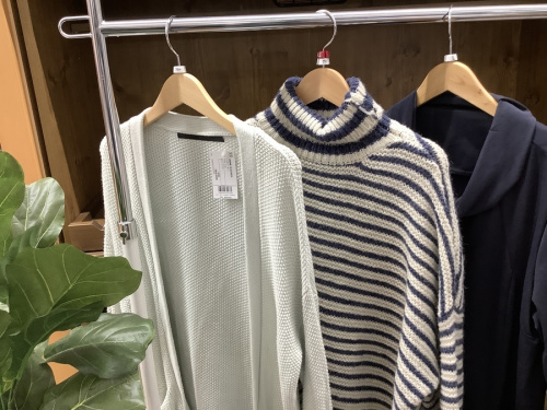 SALEの308円衣類