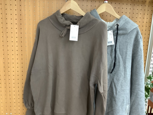 SALEの308円衣類