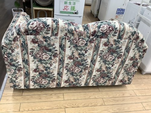 2人掛けソファーの花柄