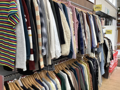秋冬衣類の308円衣類