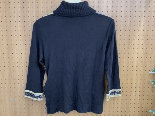 カシミヤニットのLEONARD