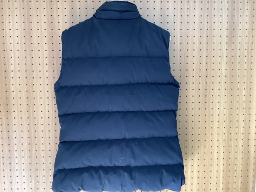 ダウンベストのCANADA GOOSE