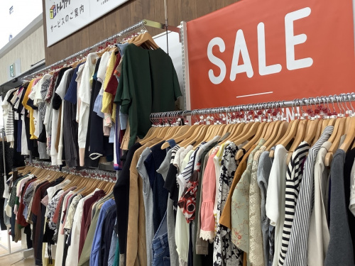 レディースファッションの夏物衣類