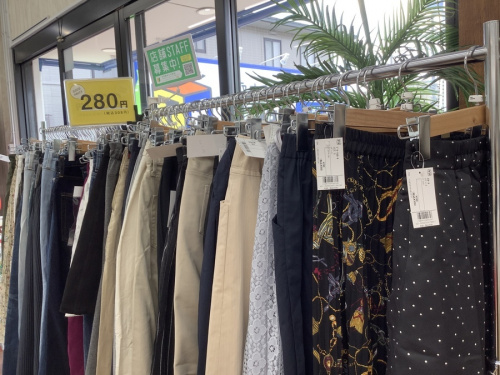 夏物衣類の308円衣類