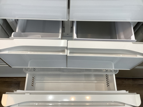 HITACHIの6ドア冷蔵庫