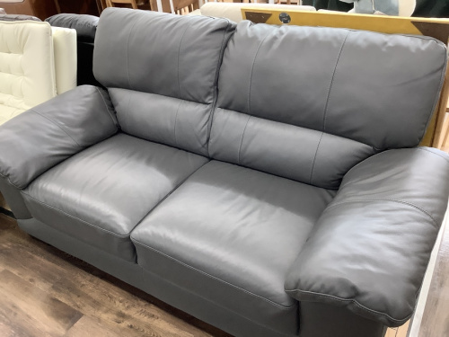 家具のソファ