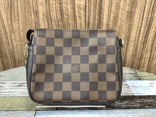 LOUIS VUITTONのポシェット