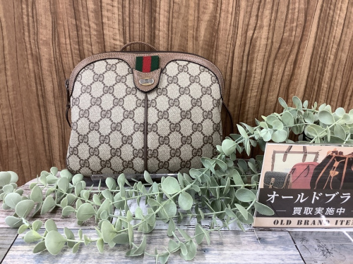 バッグのショルダーバッグ