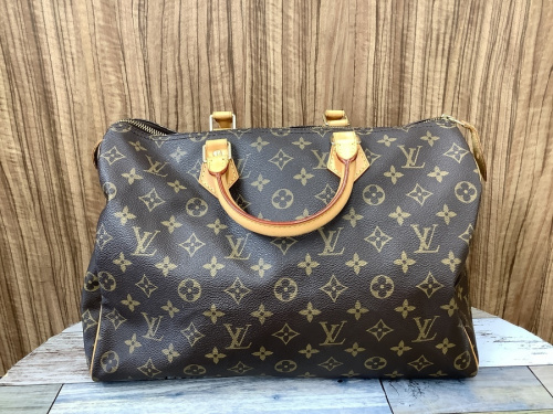 バッグのLOUIS VUITTON