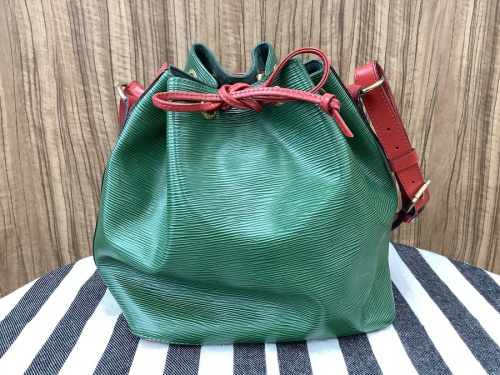 バッグのハンドバッグ