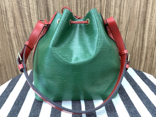 ハンドバッグのLOUIS VUITTON
