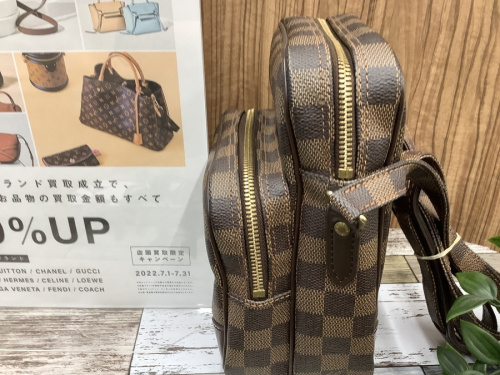 ショルダーバッグのLOUIS VUITTON