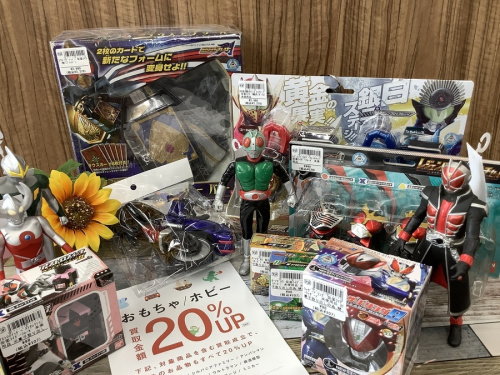 仮面ライダーのトミカ・プラレール