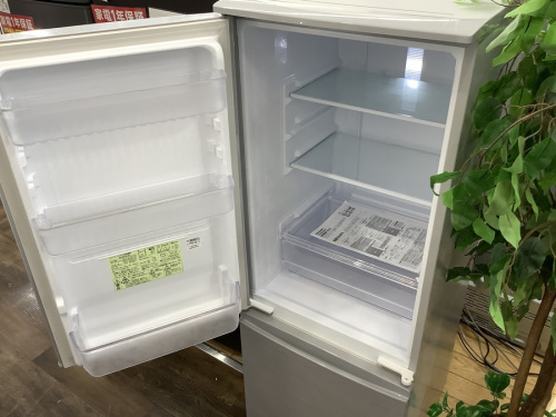 冷蔵庫の2ドア冷蔵庫