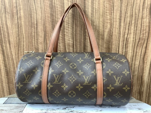 バッグのLOUIS VUITTON