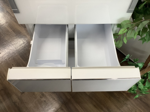 4ドア冷蔵庫のSHARP
