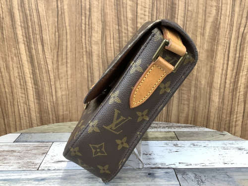 バッグのモノグラム