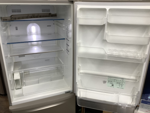 冷蔵庫の3ドア冷蔵庫