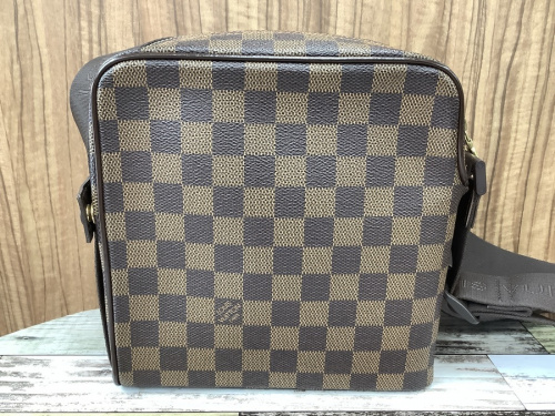 LOUIS VUITTONのバッグ