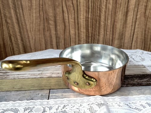 キッチン雑貨の鍋