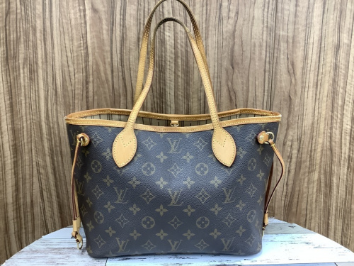 LOUIS VUITTONのバッグ