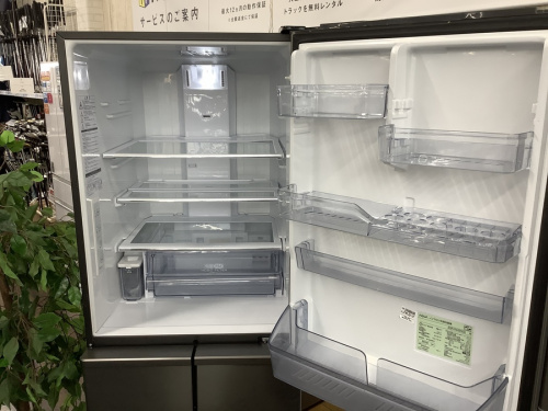 AQUAの5ドア冷蔵庫