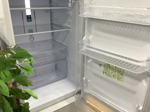 冷蔵庫の2ドア冷蔵庫