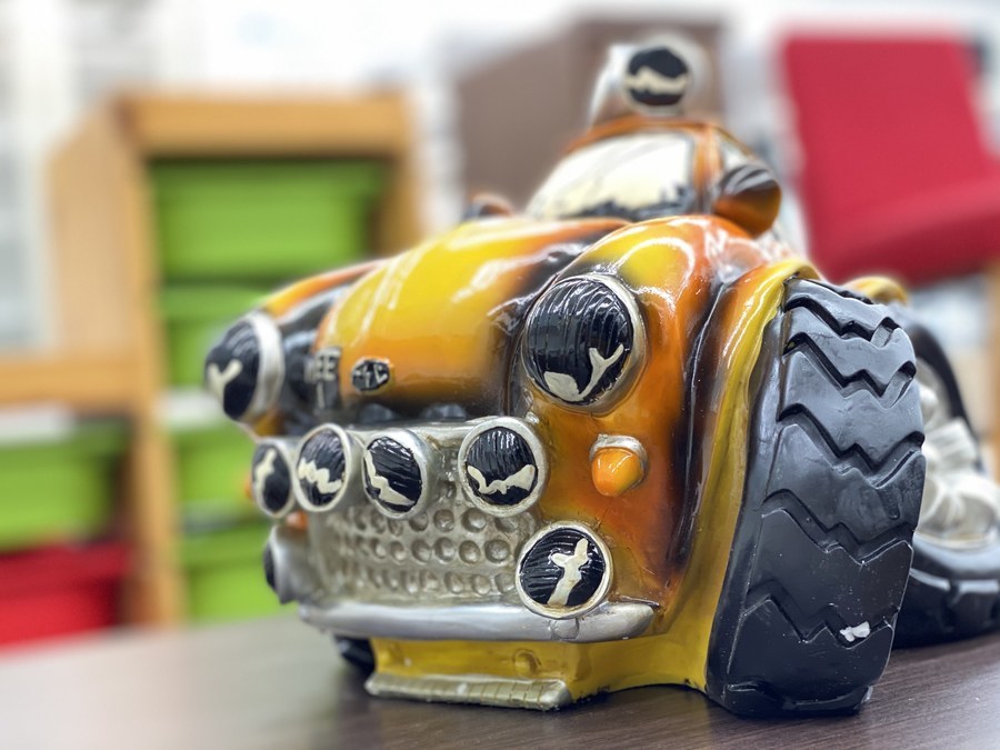 デザイン性あふれる車の貯金箱が入荷いたしました！！【東久留米店
