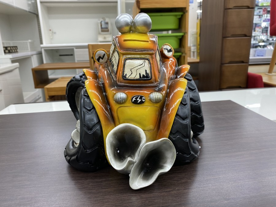 デザイン性あふれる車の貯金箱が入荷いたしました！！【東久留米店