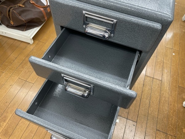 DULTON/ダルトン】重厚な質感の10段チェストが入荷しました！【東