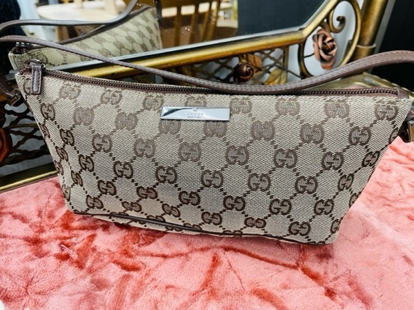 マリコ GUCCI　グッチ　トートバッグ　ハンドバッグ　ミニバケツ　GG柄 オフィディア〕スモール トートバッグ ・ベージュ/エボニー GG