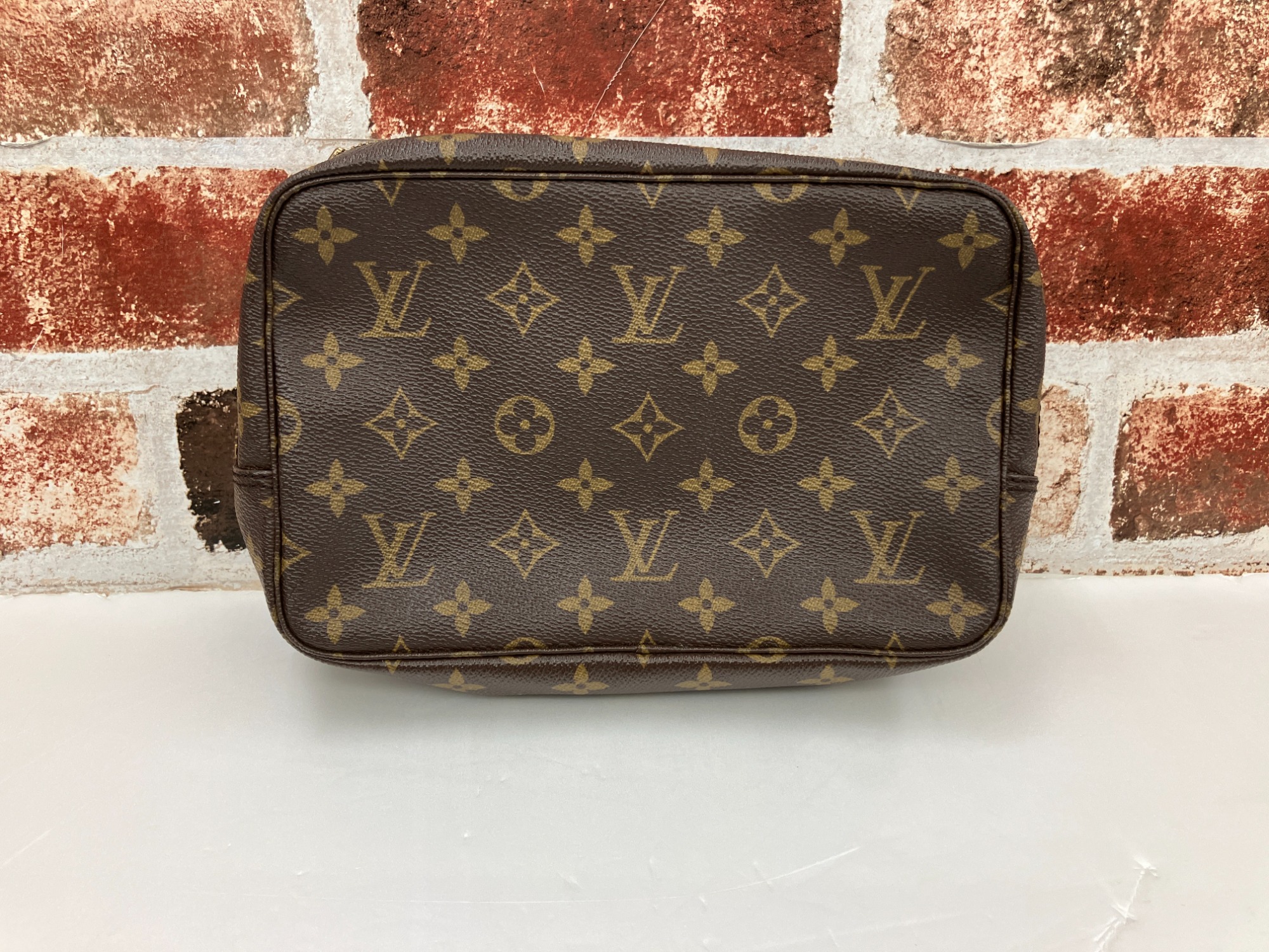 LOUIS VUITTON ルイヴィトン トゥルース・トワレット23 LOUIS VUITTON ルイ・ヴィトン トゥルース・トワレット23
