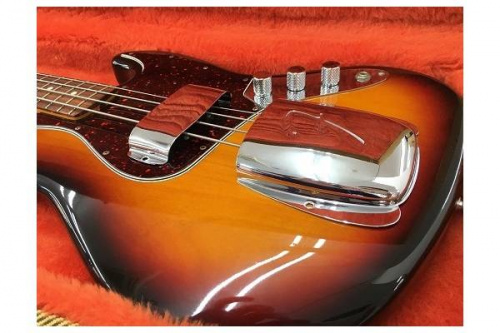 ギターのFENDER