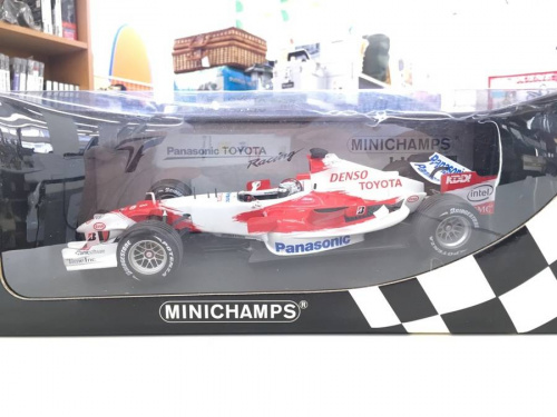 ミニカーのMINICHAMPS