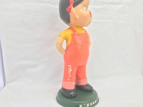 フィギュアのペコちゃん