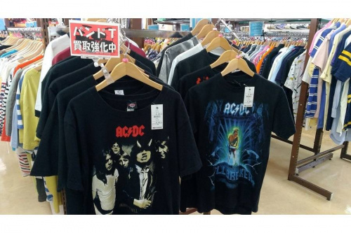 メンズファッションのバンドT