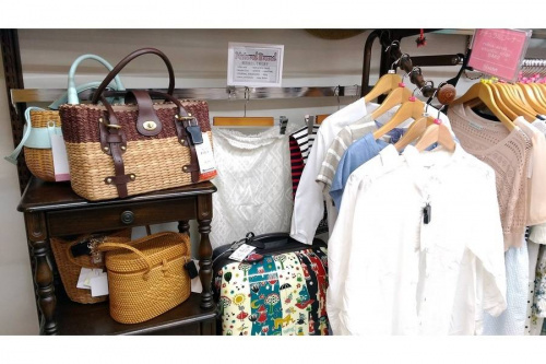 シャツワンピースの東久留米店衣類