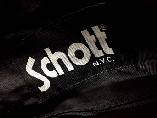 Schottの東久留米店衣類