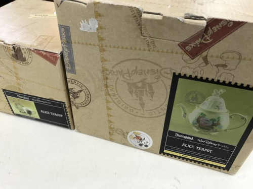 ティーポットのｶｯﾌﾟ&ｿｰｻｰ