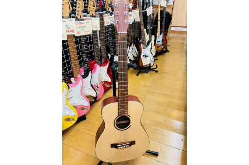 ギターの東久留米店楽器