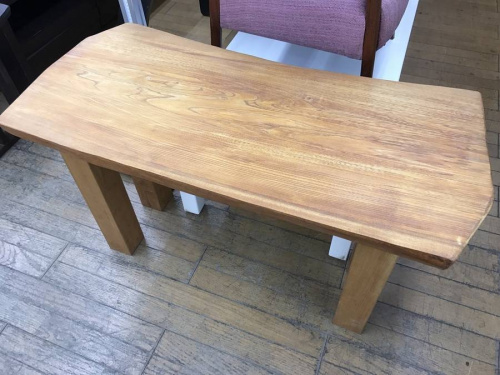 家具・インテリアのテーブル