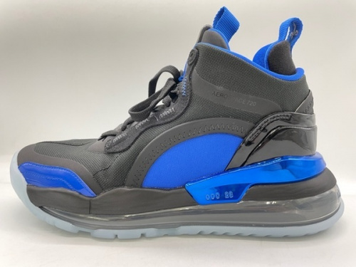 adidasの東久留米　中古　スニーカー