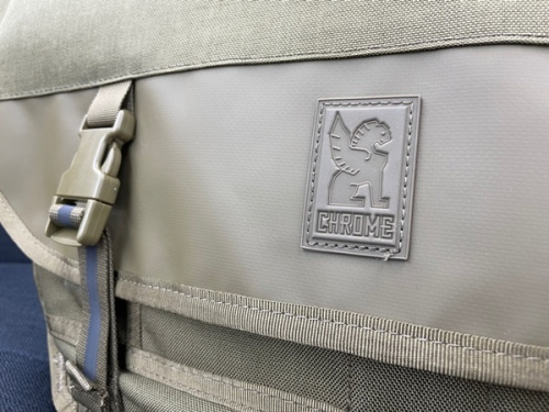 バッグ　のメッセンジャーバッグ