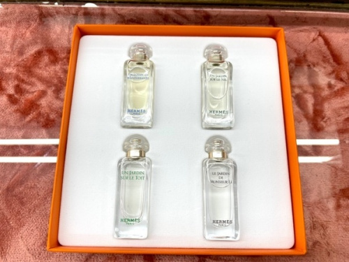 香水の中古　香水