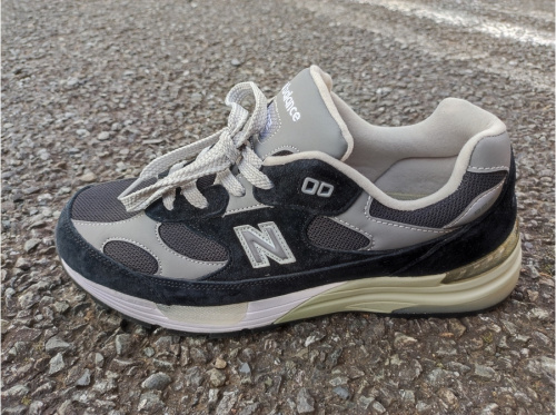スニーカーのNEW BALANCE