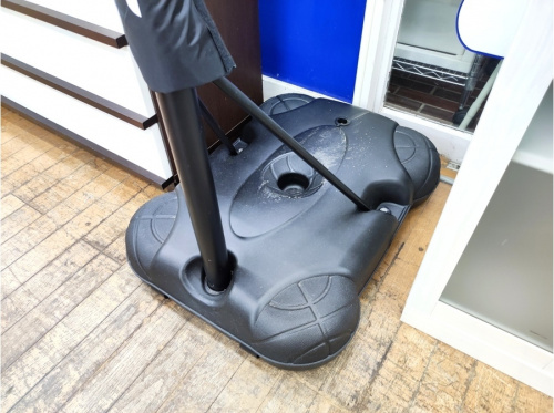 バスケットゴールのバスケ