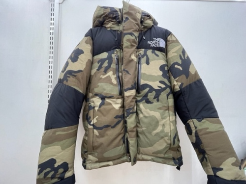 ジャケットのTHE NORTH FACE