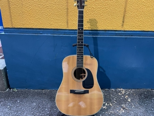 アコースティックギターのヤイリ