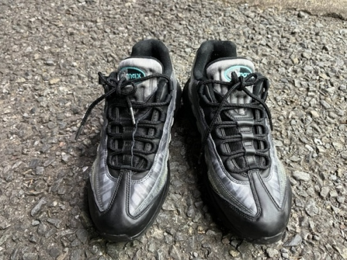 スニーカーのNIKE